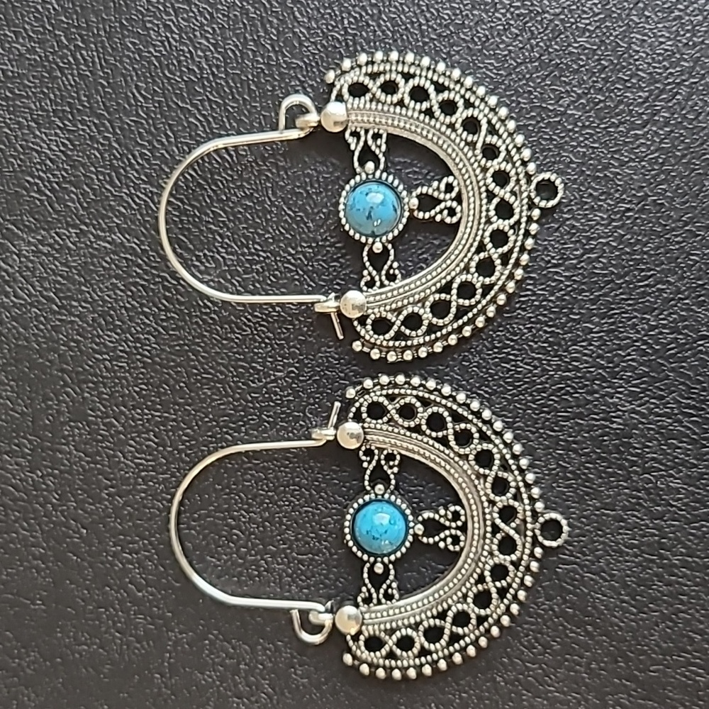 Cute boho style earrings - Picture 1 of 4